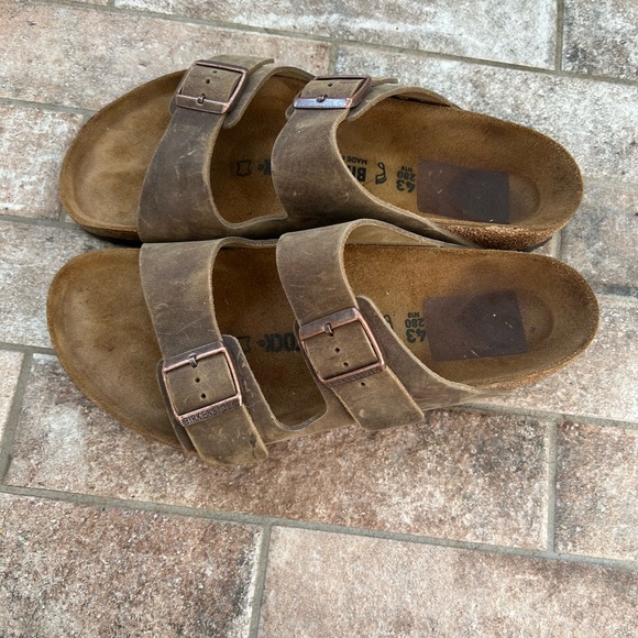 Birkenstock Arizonas, whiskey leather, unisex, men’s 10.5, women’s 12 - Picture 2 of 3